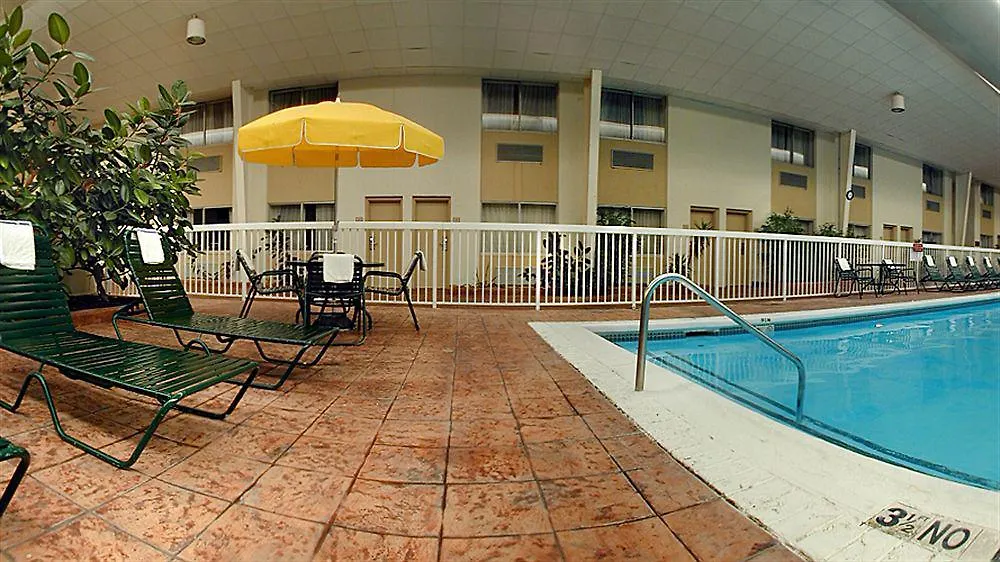 Ramada Plaza Louisville Hotel And Conference Center